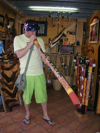 Sven hat sich fr sein Didgeridoo entschieden.